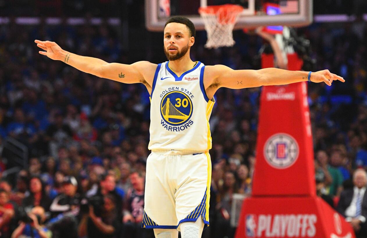 前场布置了 前场布置了