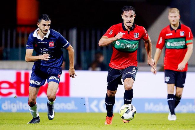 并在赛季末 并在赛季末